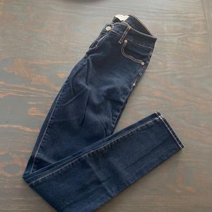 Dark Wash A&F Skinny’s